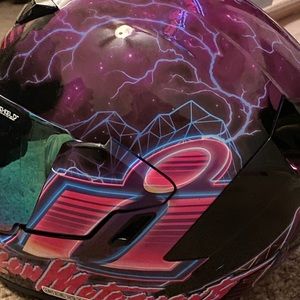 Icon synthwave all the blue glows in the dark